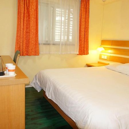 Home Inn Guangzhou Middle Jiefang Road Gongyuanqian Metro Station Exterior photo